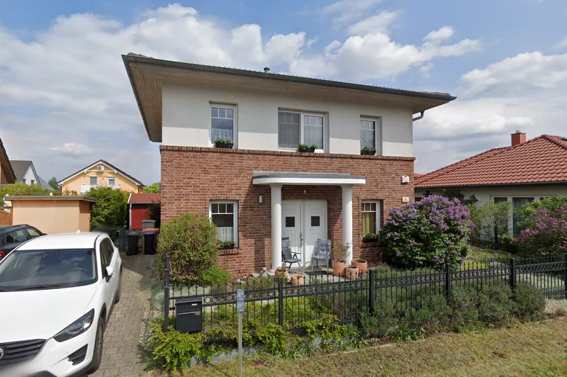 Berlin-Johannisthal! 1-Zimmer mit eigenem Bad und Pkw-Stellplatz in charmantem EFH — photo 1